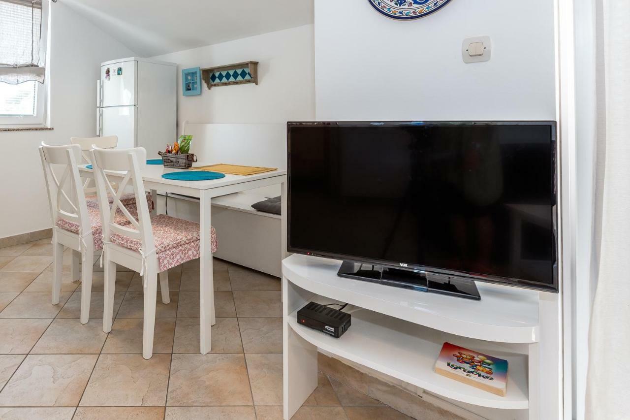 Apartman Karla Mara Ana Ivan & Jo Срима Екстериор снимка
