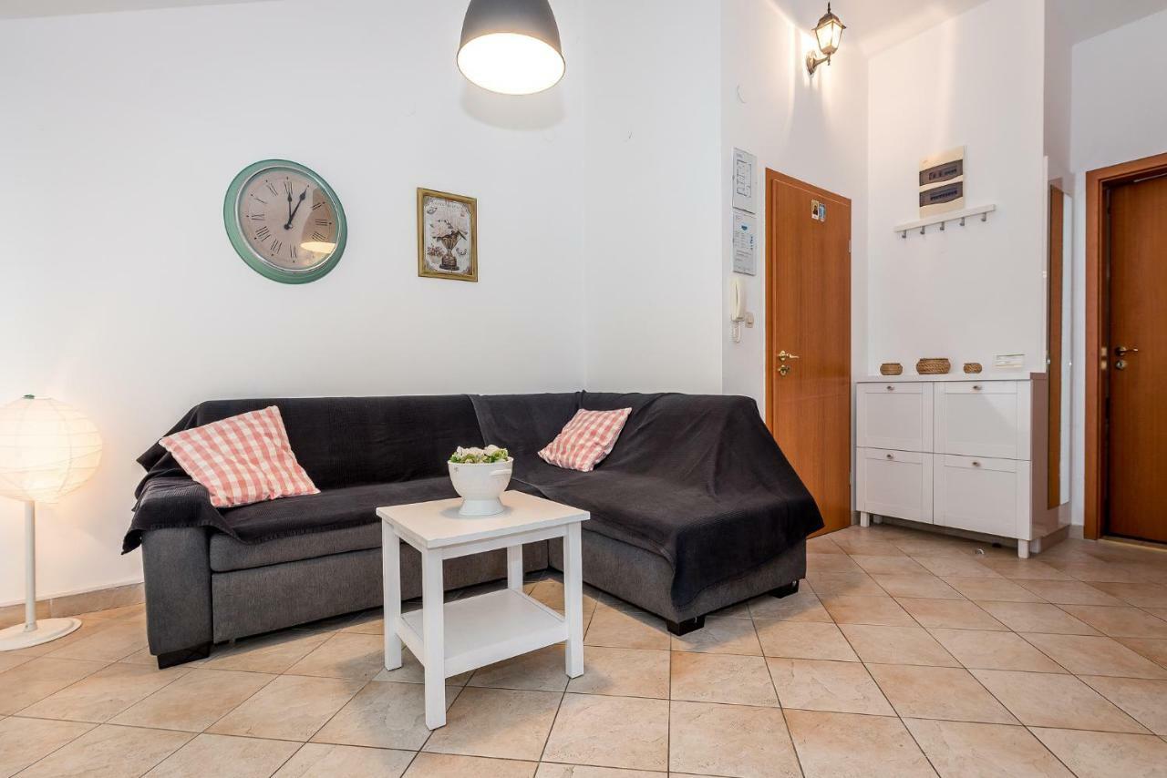 Apartman Karla Mara Ana Ivan & Jo Срима Екстериор снимка