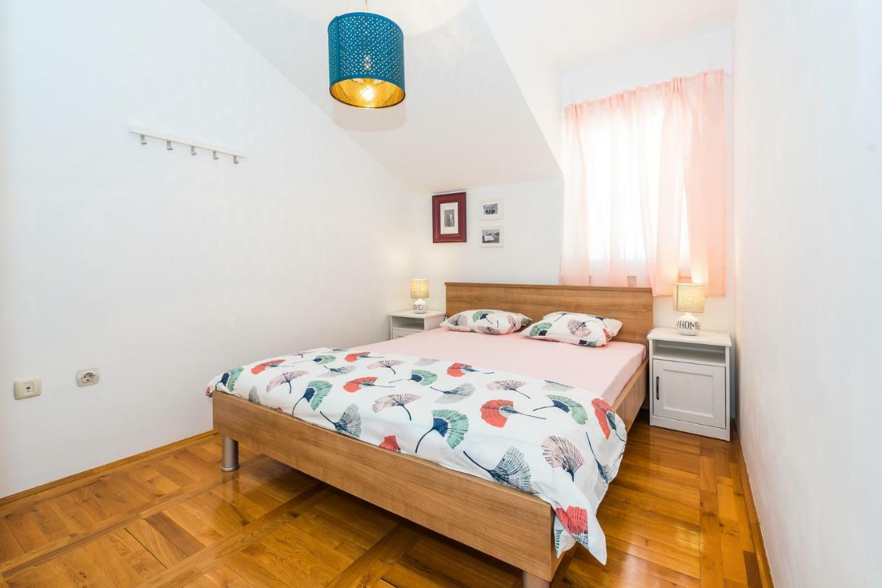 Apartman Karla Mara Ana Ivan & Jo Срима Екстериор снимка