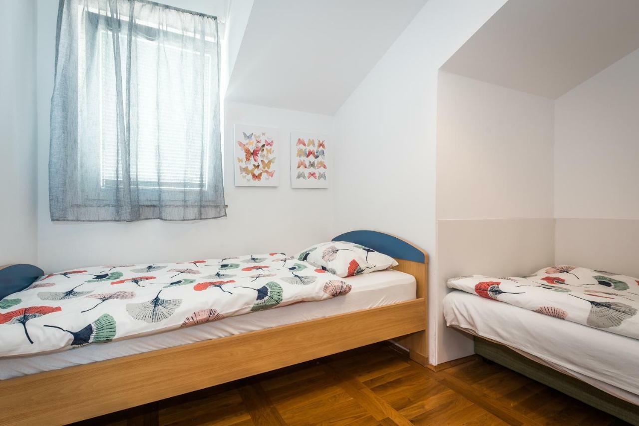 Apartman Karla Mara Ana Ivan & Jo Срима Екстериор снимка