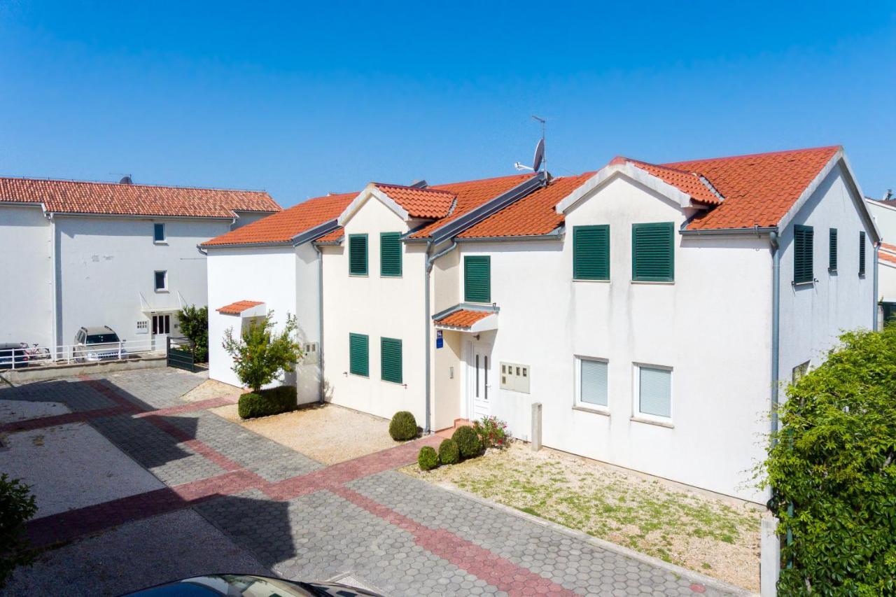 Apartman Karla Mara Ana Ivan & Jo Срима Екстериор снимка
