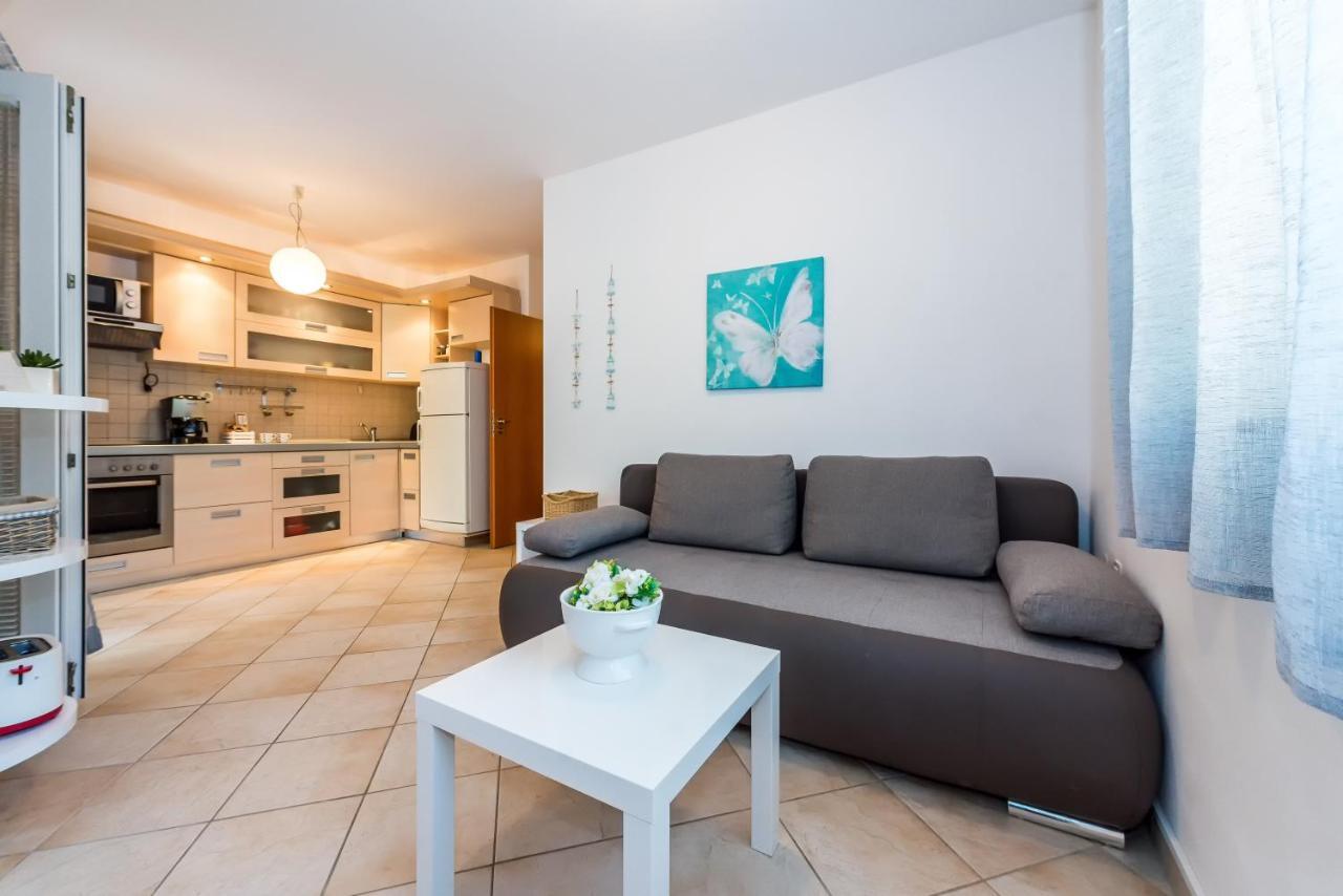 Apartman Karla Mara Ana Ivan & Jo Срима Екстериор снимка